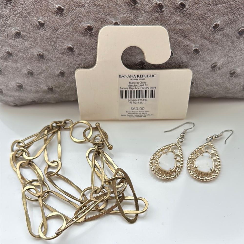 Banana Republic Gold Chain Bracelet and gold Teardrop Earrings w/ white center. - Picture 4 of 8